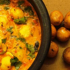 A picture of Baby potato yellow curry.