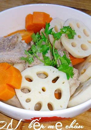 Hình của món Canh sườn non hầm củ sen cà rốt.