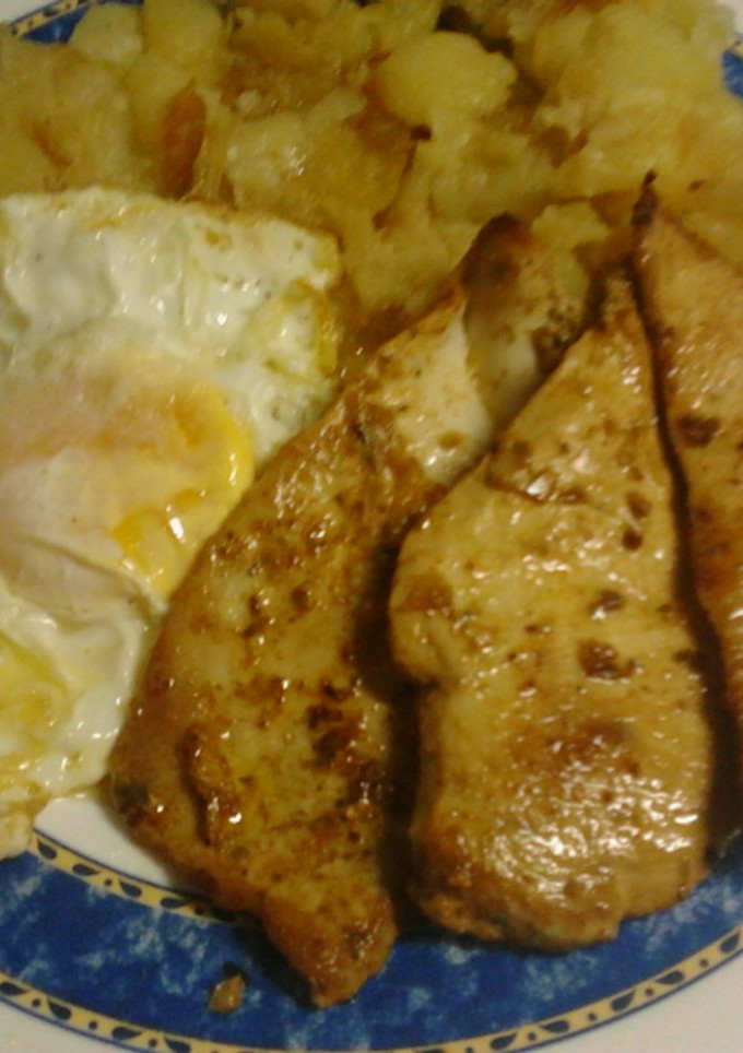 Una foto de Plato combinado con pechugas adobadas