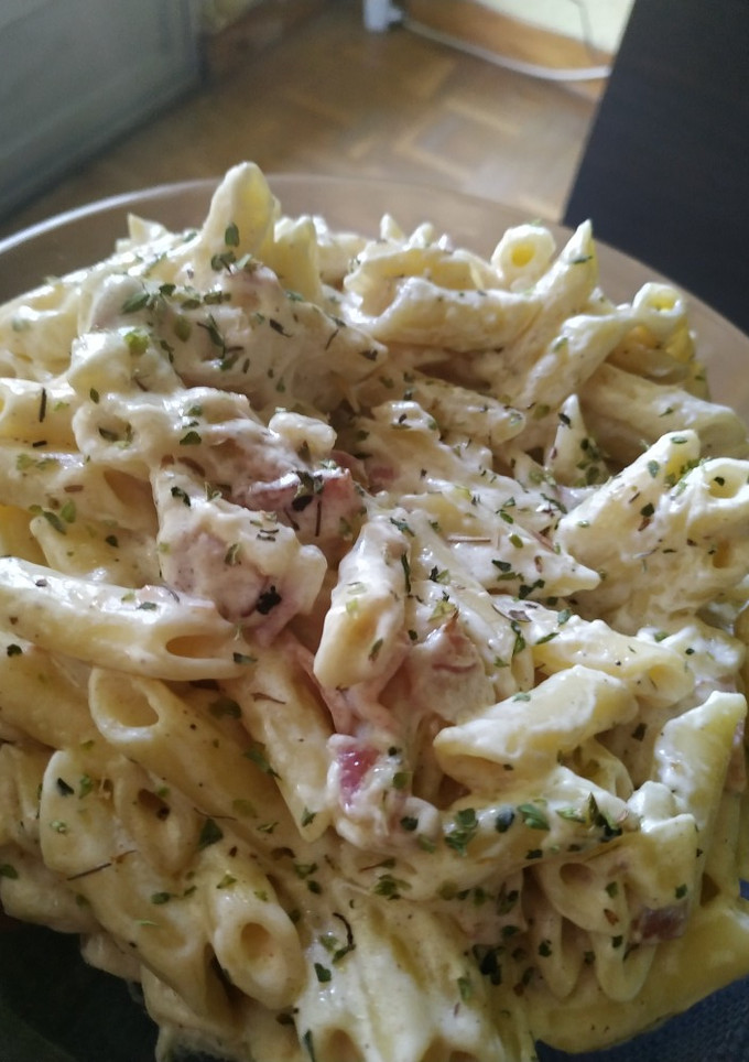 Una foto de Macarrones con nata y bacon