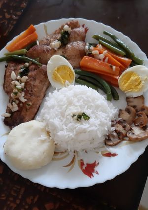 প্যান ফ্রায়েড গার্লিক বাটার ফিশ (Pan fried garlic butter fish recipe in Bengali) রেসিপির প্রধান ছবি
