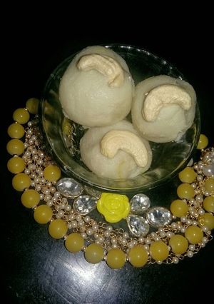 A picture of Malai mava laddu.