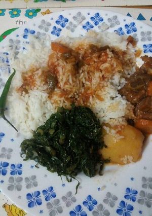 A picture of Meat Currie and rice.