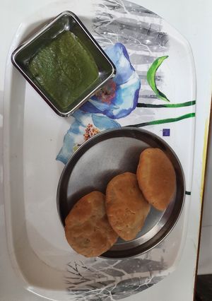 A picture of Rajasthani Green Peas Kachori.