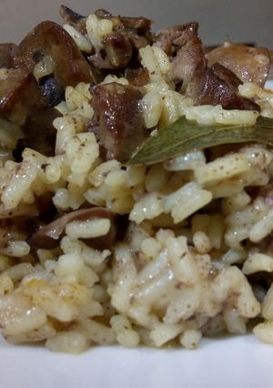 Una foto de Riñoncitos con arroz