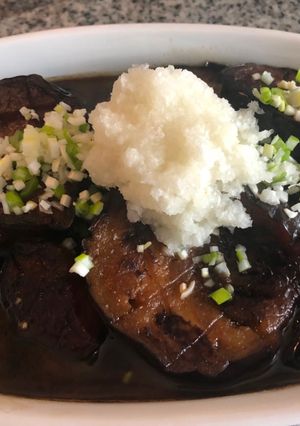 Una foto de Berenjenas fritas japonesas (Nasuage Dashi)