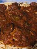 Tallarín con trozos de carne 🥩