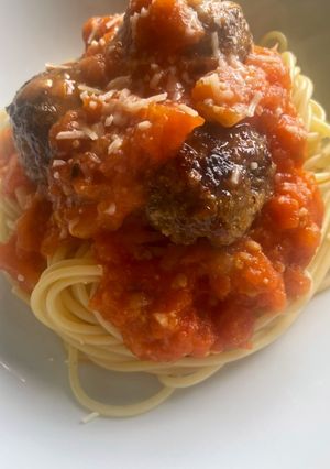 A picture of Homemade Tomato Sauce 🍅.