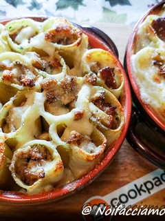 Foto di Paccheri ripieni con salsiccia e funghi porcini
