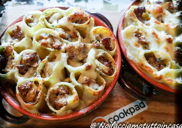 Ricetta Paccheri Ripieni Con Salsiccia E Funghi Porcini Di Pierre E Vivy Noifacciamotuttoincasa Cookpad