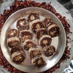 A picture of Anjeer rolls stuffed with dry fruits.