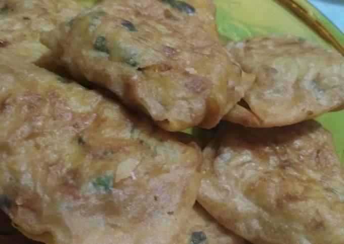 Resep Lumpia mie pedas ceria Anti Gagal