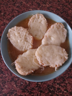A picture of Sopa de Cebolla.