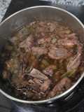 Costillas guisadas al vino tinto