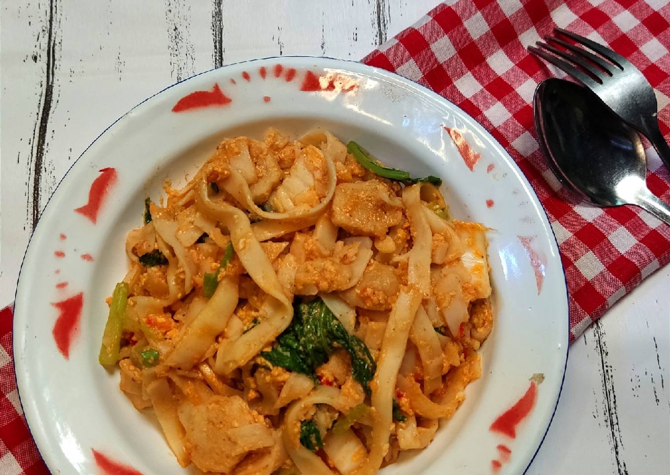 Kwetiau goreng nyemek