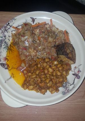 A picture of Vegetable fish sauce and beans.