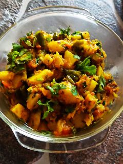 चटपटे आलू (Chatpate Aloo recipe in Hindi) रेसिपी मुख्य फोटो