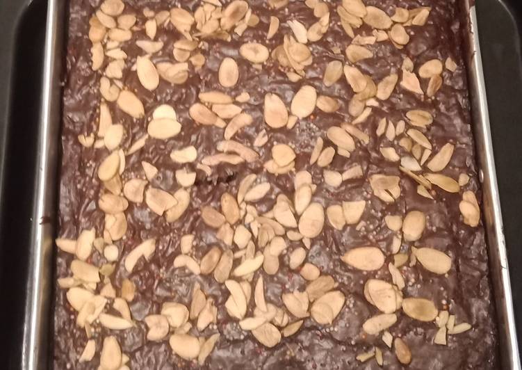 Fudgy Chocolate Almond Brownies