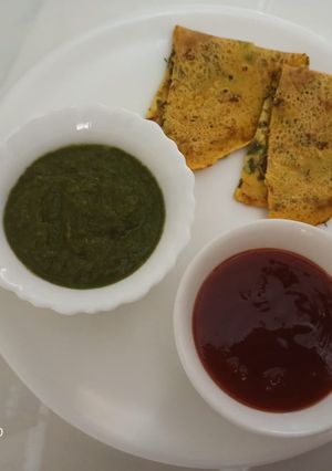 बेसन का चीला (Besan ka cheela recipe in Hindi) रेसिपी मुख्य फोटो