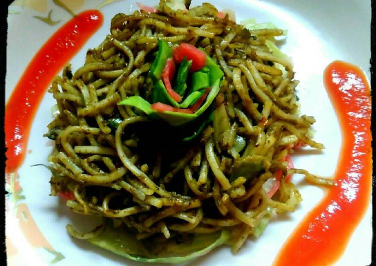 Recipe of Quick Spinach Noodles
