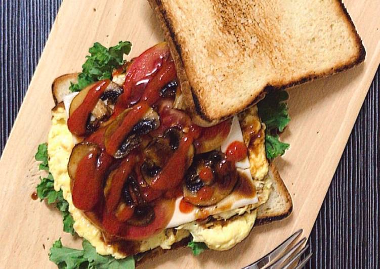 Mushroom egg sandwich (vegetarian friendly)