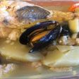 Caldillo de marisco y merluza