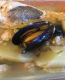 Caldillo de marisco y merluza