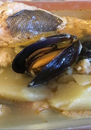 Una foto de Caldillo de marisco y merluza