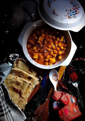 A picture of Masala kabuli chana.