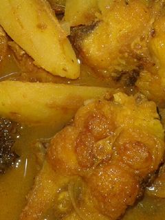 আলু দিয়ে রুই মাছের ঝোল (alu diye rui macher jhol recipe in bengali) রেসিপির প্রধান ছবি