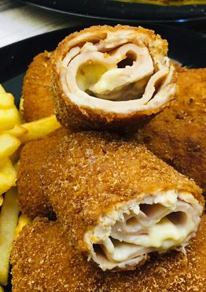 صورة لوصفة كوردن بلو بطريقه جدااا بسيط وسهله بطريقتي