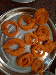 வெங்காய ரிங் பஜ்ஜி (Venkaaya rink bajji Recipe in Tamil) செய்முறை முக்கிய புகைப்படம்
