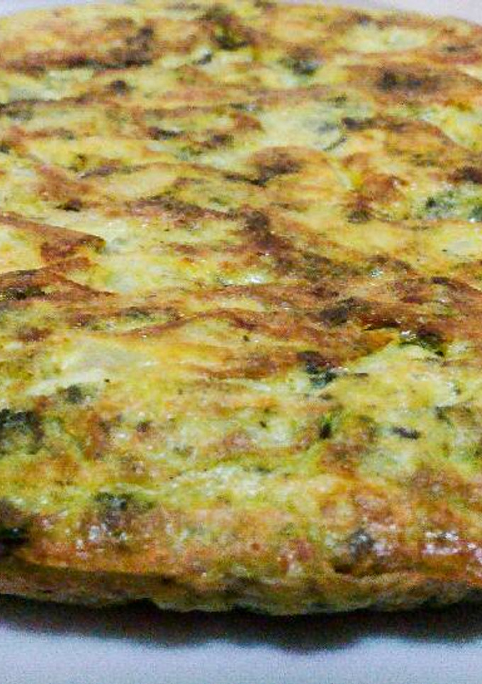 Una foto de Frittata con patatas y diente de leon