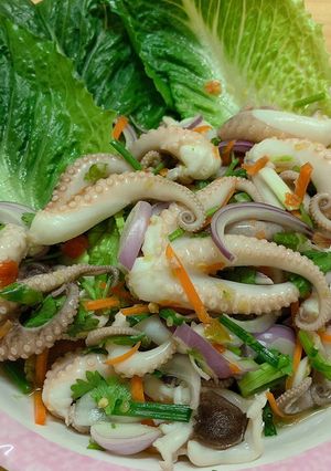 รูปของ ยำปลาหมึกสาย 🐙