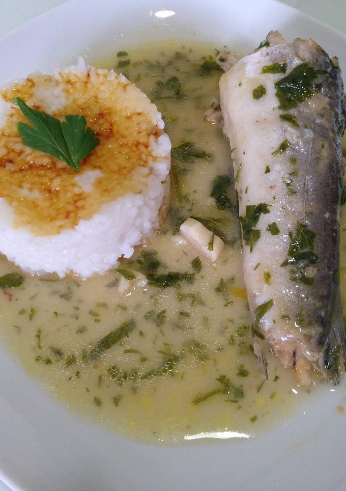 Una foto de Tronco de pescadilla en salsa verde. 🐟❤️