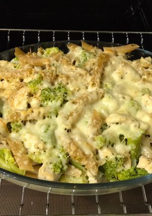 Tejszínes, brokkolis, csirkés tészta 🥦 recept fotója