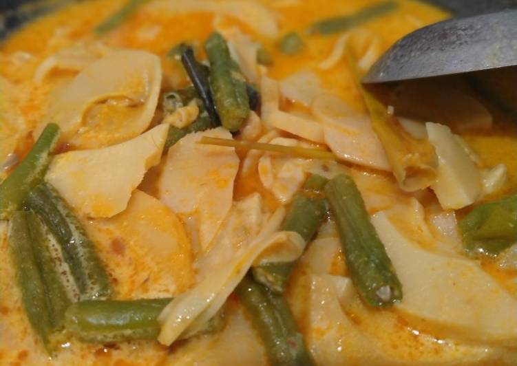 Gulai rebung