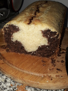 Una foto de Budín marmolado de coco🥥