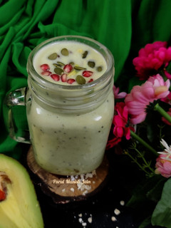 ओट्स अवाकडो ब्रेकफास्ट स्मूदी (oats avacado breakfast smoothie recipe in hindi) रेसिपी मुख्य फोटो