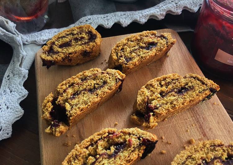 Biscotti arrotolati alla marmellata