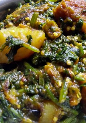 পালং শাকের ঘন্ট (palang shaker ghanto recipe in Bengali) রেসিপির প্রধান ছবি