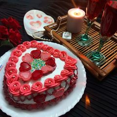 A picture of Valentines gift cake.