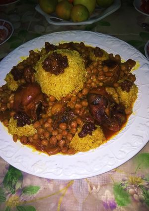 صورة لوصفة هركمة بالحمص والرز والزبيب معلكين ولذاذ