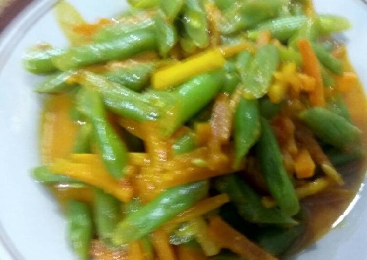 Tumis buncis wortel bumbu acar kuning pedas