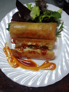 Una foto de Rollitos de pollo y verduras
