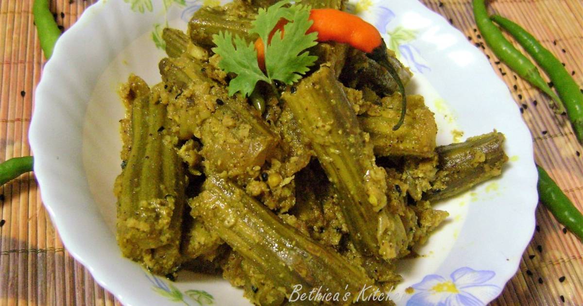 Shojne Datar Chorchori (Drumstick Curry Bengali Style) Recipe by
