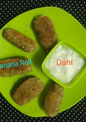 બનાના રોલ (કાચા કેળા ના રોલ) રેસીપી મુખ્ય ફોટો