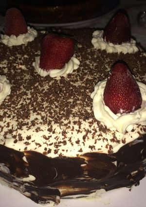 Una foto de Torta selva negra 😋