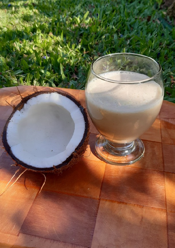 Una foto de Batido de coco natural