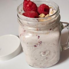 A picture of Raspberry Cheesecake Overnight Oats.